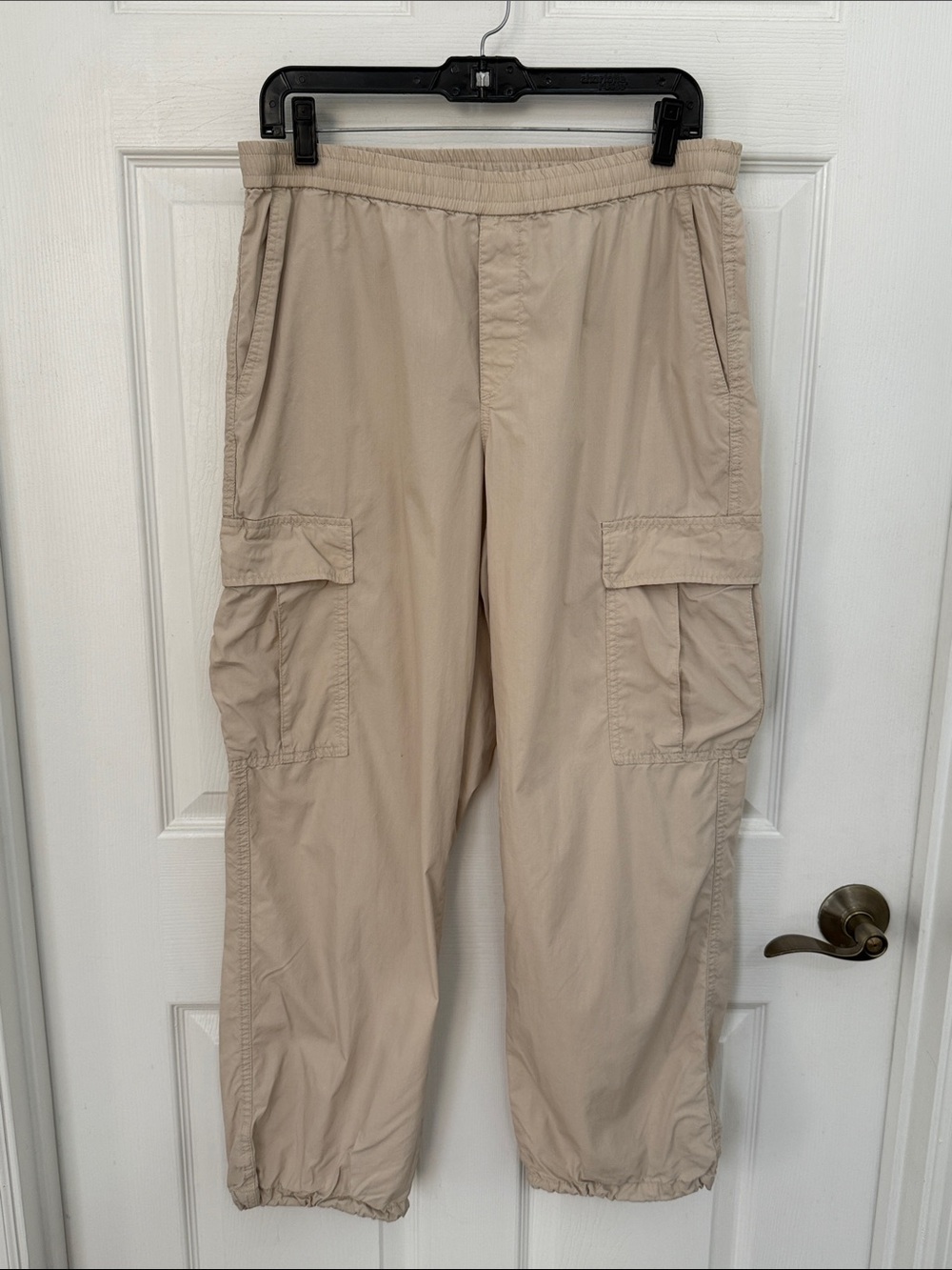 Uniqlo women’s wide leg cargo neutral